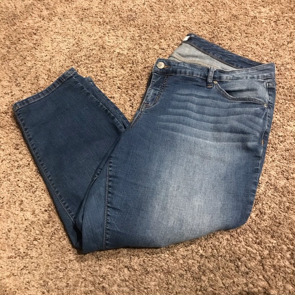 Torrid Plus Size Women’s Dark Wash Distressed Jean - Picture 6 of 8